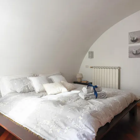 Bright Penthouse With Panoramic Sunlit Terrace Floransa