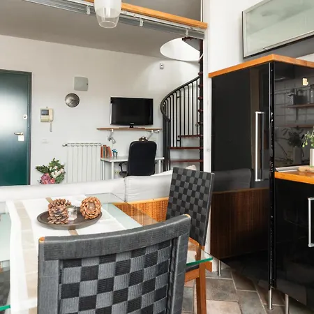 Bright Penthouse With Panoramic Sunlit Terrace *