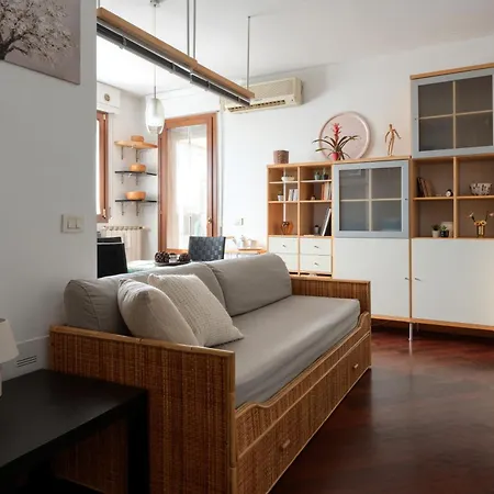 Bright Penthouse With Panoramic Sunlit Terrace Daire