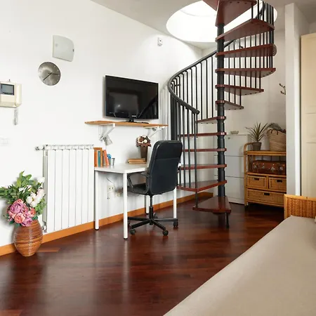 Bright Penthouse With Panoramic Sunlit Terrace Daire Floransa