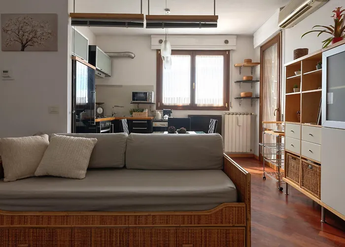 Bright Penthouse With Panoramic Sunlit Terrace فلورنس