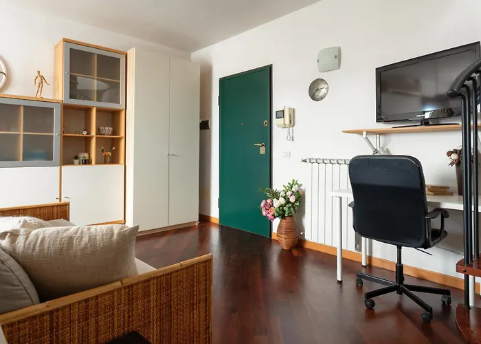 Bright Penthouse With Panoramic Sunlit Terrace شقة