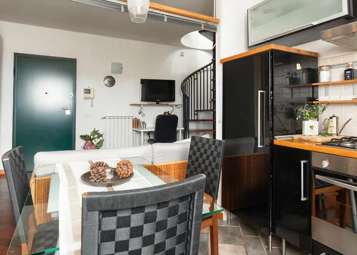 Bright Penthouse With Panoramic Sunlit Terrace *